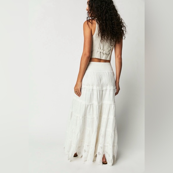 Free People Prairie White Tiered Cotton Eyelet Skirt Size Small - Picture 9 of 9